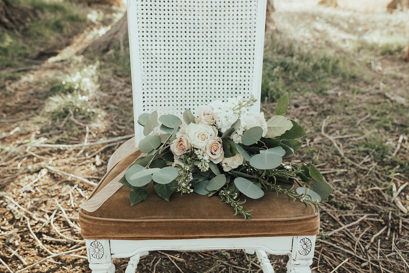 Vintage chairs for outdoor wedding